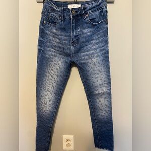 Kancan leap off print cropped Jean